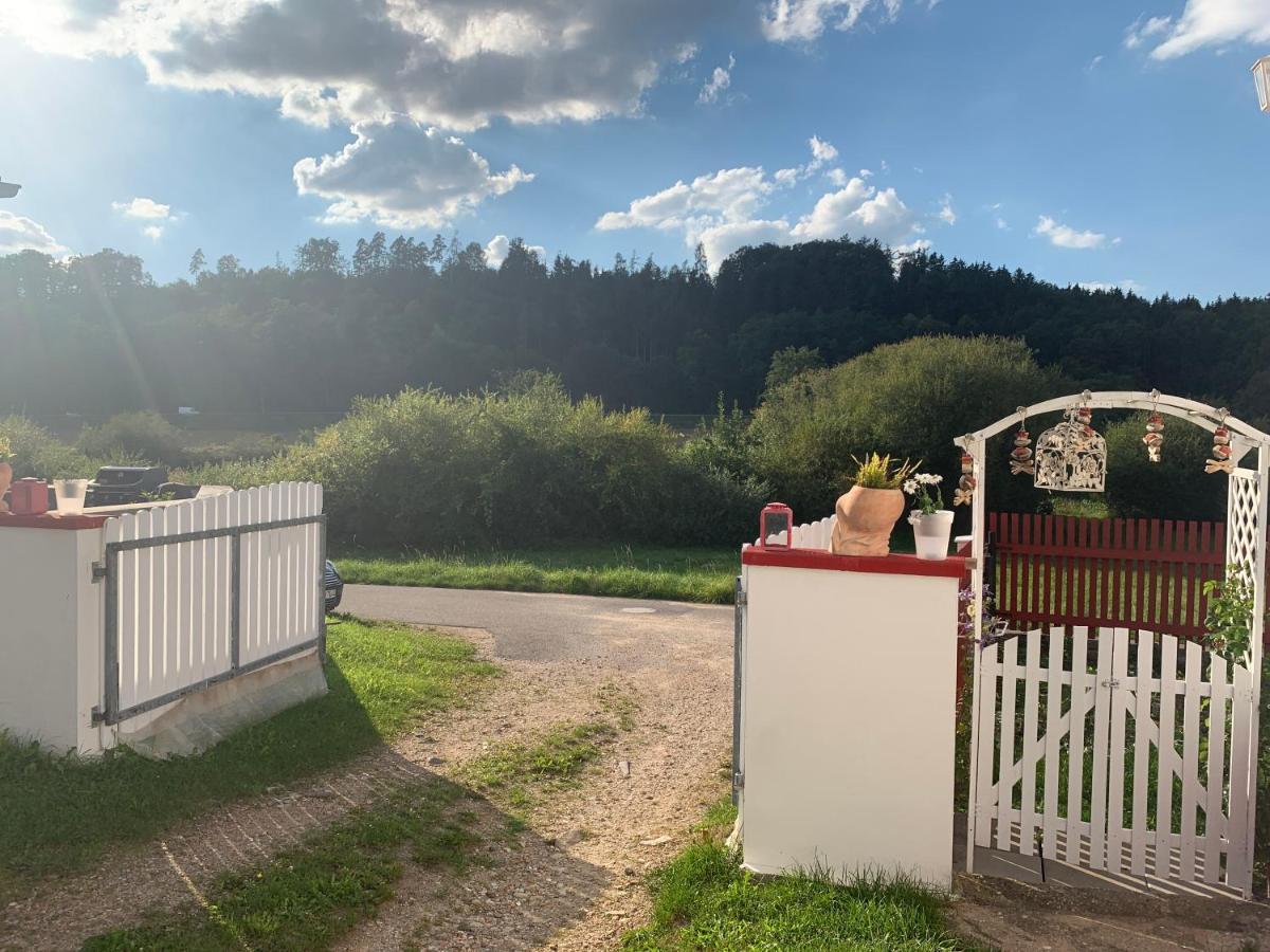 La Toskana Apartment Ihr Rueckzugsort Am Regen Zeitlarn Bagian luar foto